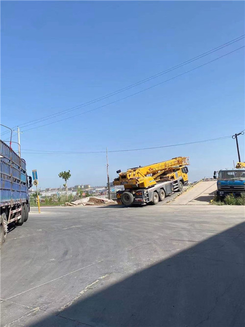 公安县25吨吊车的租赁价格大概是多少？