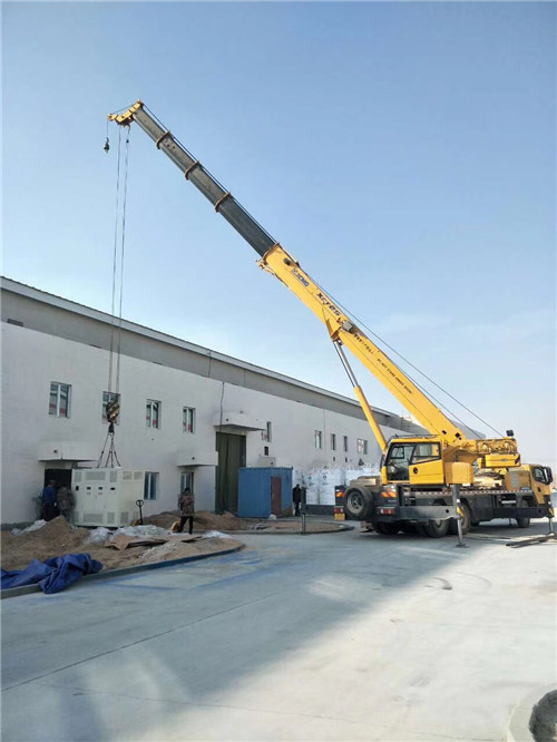 公安县“超载就喊停”—— 吊车的 “重量保镖” 技术